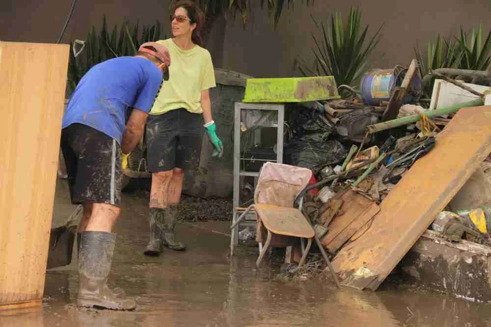 DIY water damage restoration tips